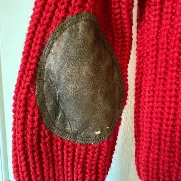 GAP Boy's size 3 red Cable Knit Sweater 1/4 button Christmas cozy warm - Picture 9 of 9